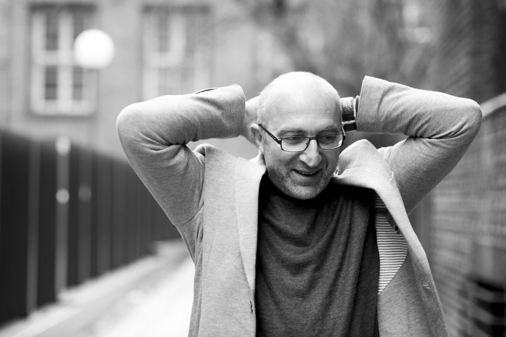 Poesía de Bulgaria: Un poema de Nikolay Boykov (1968) en búlgaro y en&nbsp;español