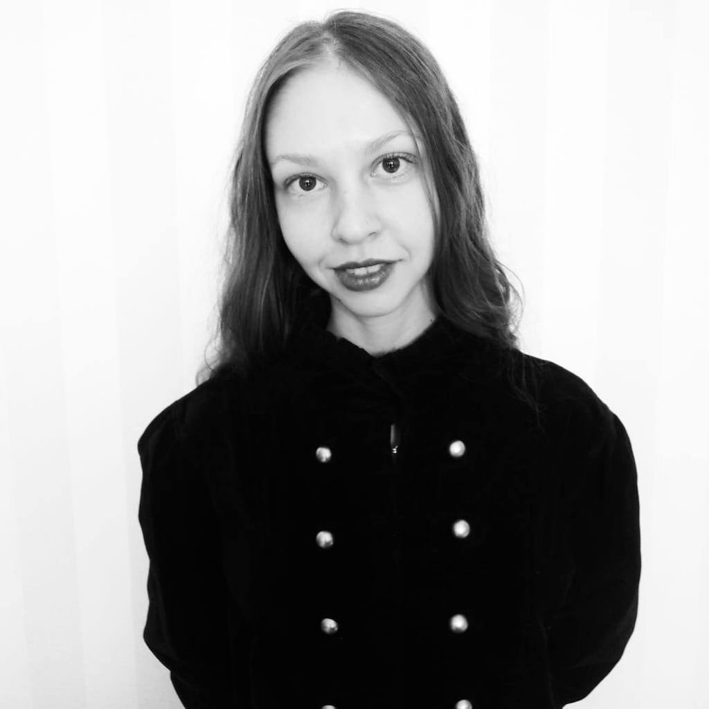 Poesía de Bulgaria: «En tu tumba», poema de Iren Petrova en búlgaro y en&nbsp;español